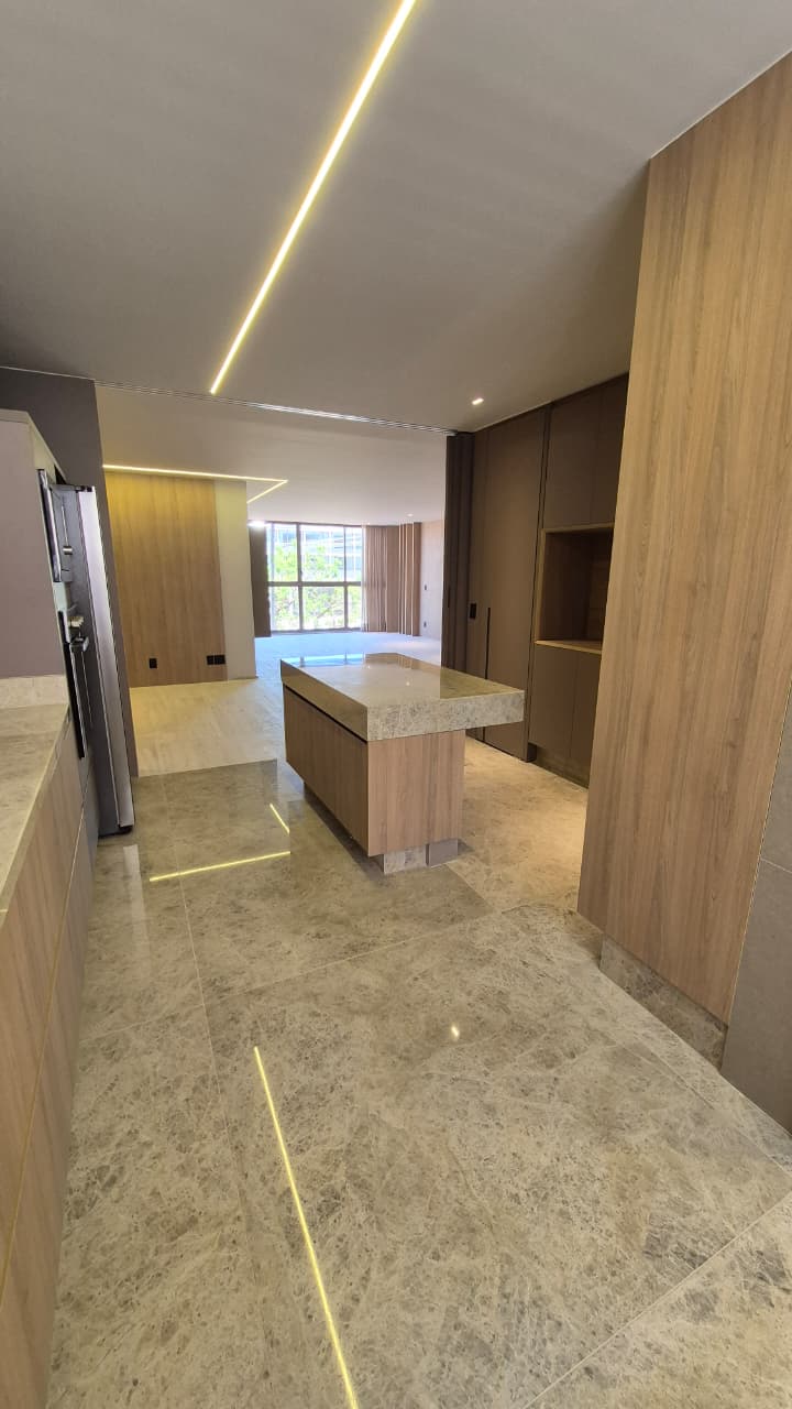 WhatsApp Image 2025-12-20 at 21.40.48 (2)